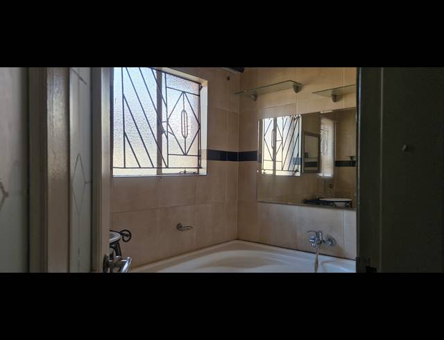 3 BEDROOM FREESTANDING FOR SALE IN MAHUBE VALLEY